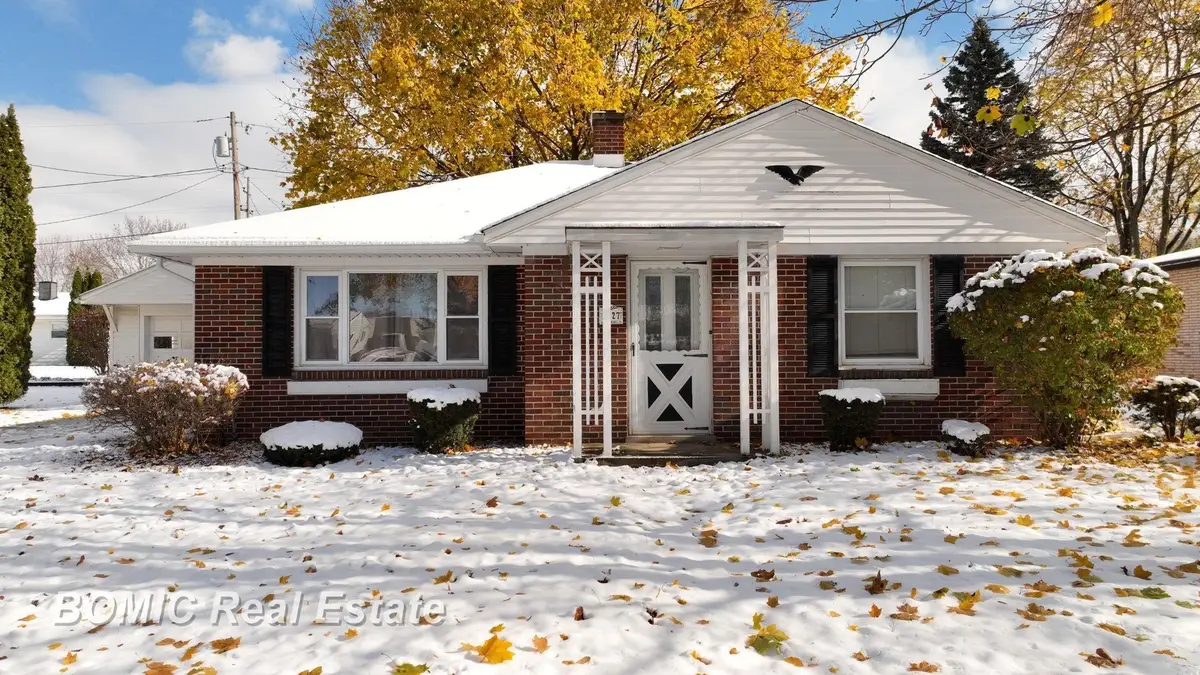 327 Kern ST, Frankenmuth, MI 48734 - Image #1