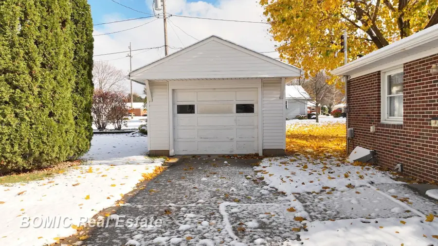 327 Kern ST, Frankenmuth, MI 48734 - Image #3