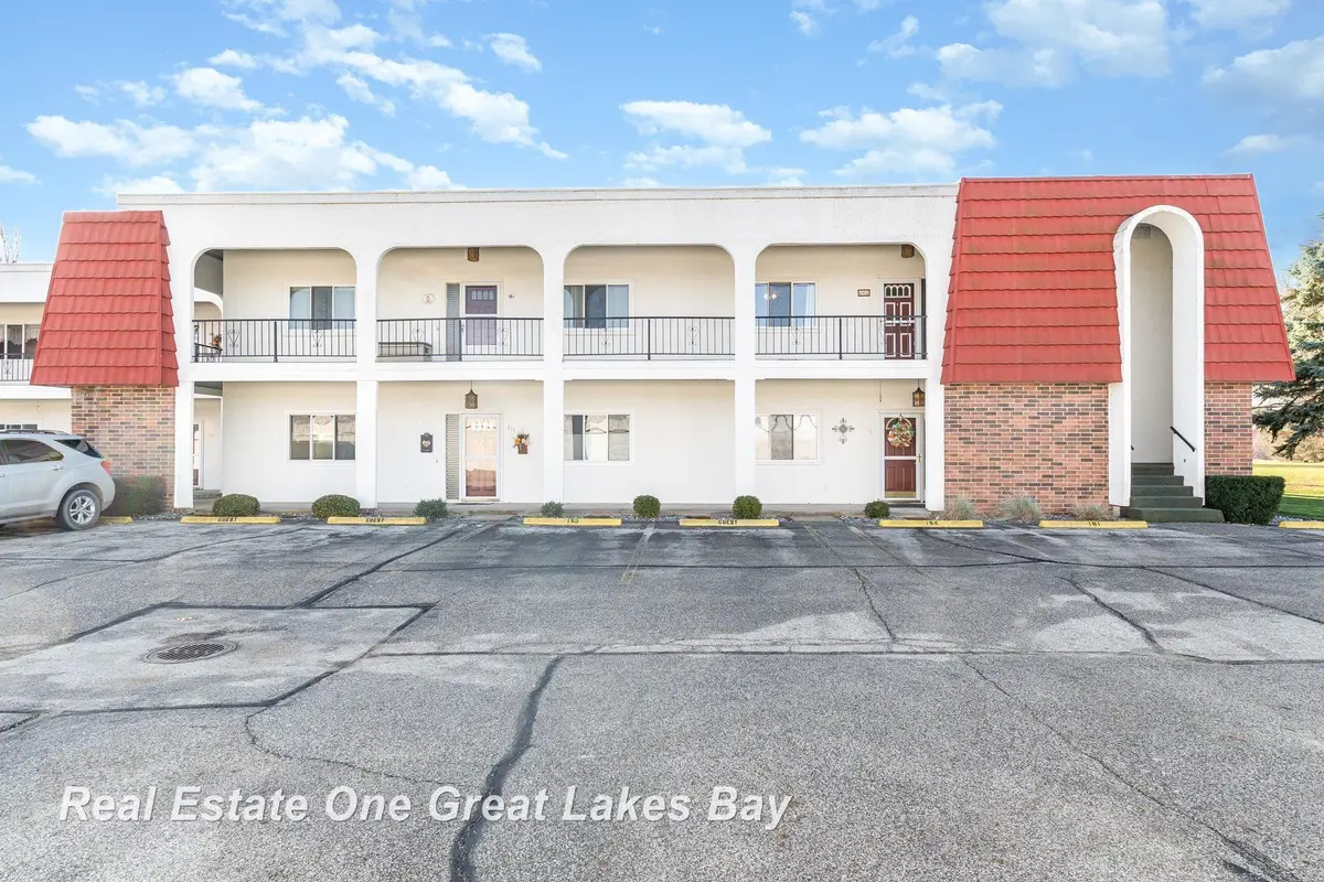 955 Kennely RD, Saginaw, MI 48609 - Image #1