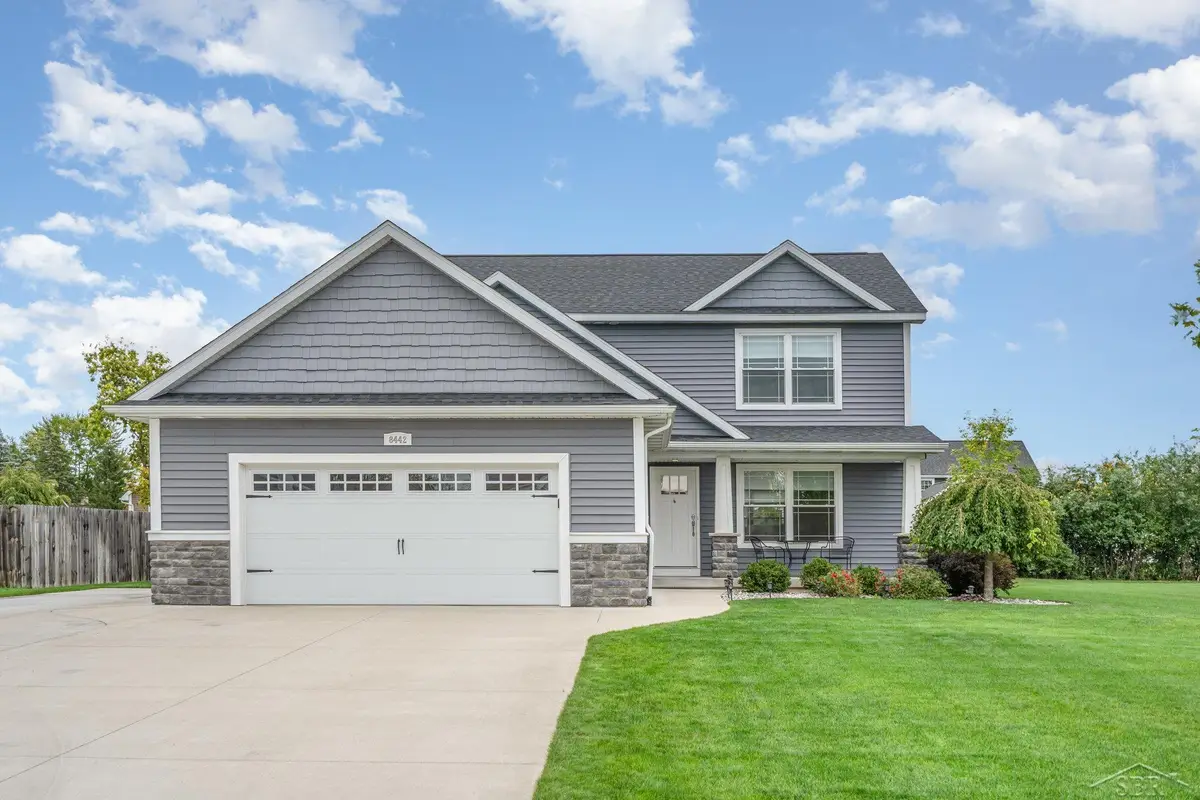 8442 Cottonwood DR, Freeland, MI 48623 - Image #1
