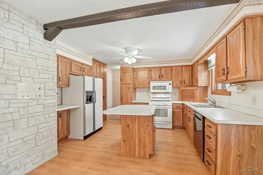 2347 Amelith RD, Bay City, MI 48706 - Image #2