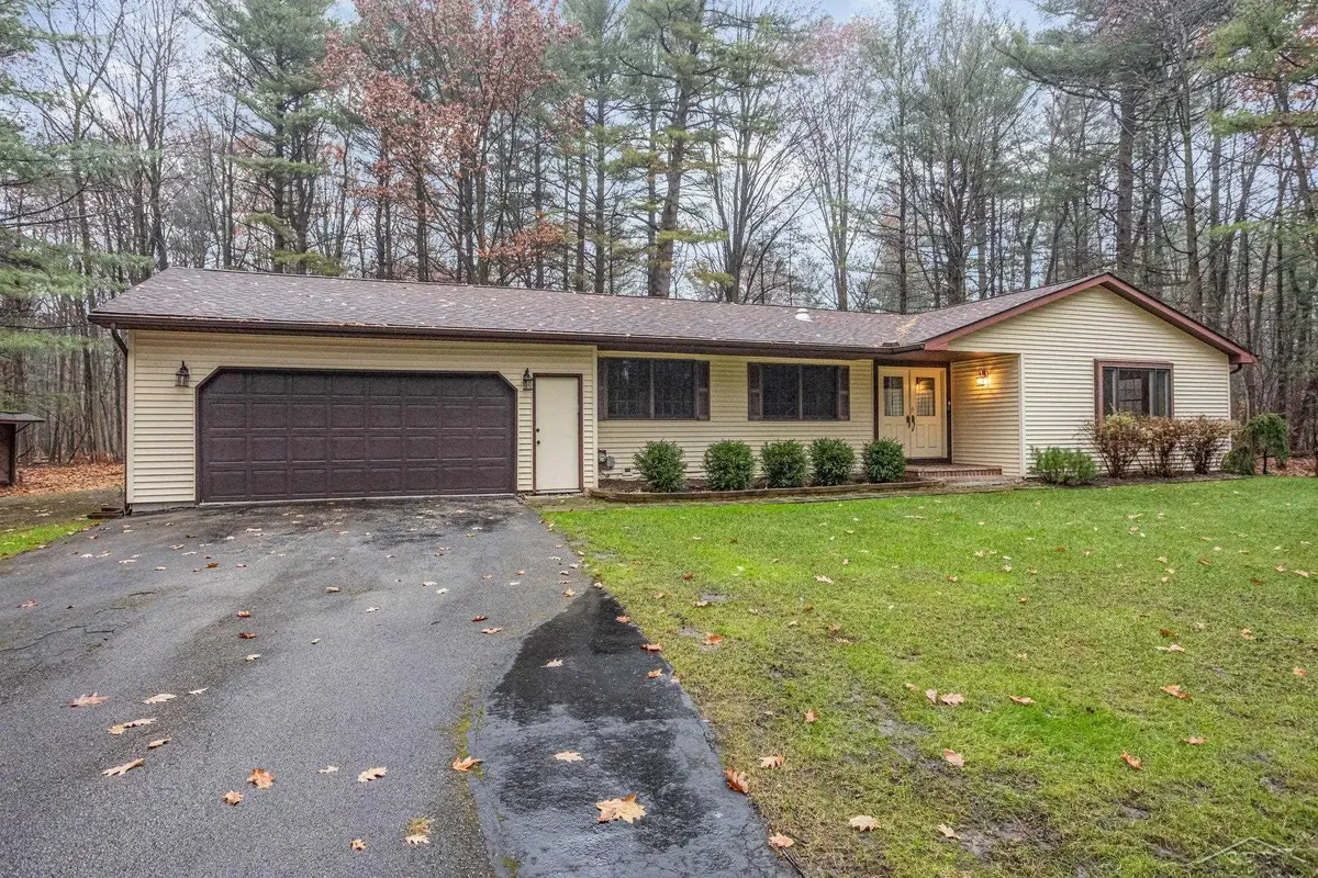 3115 E Beechwood DR, Midland, MI 48640 - Image #1