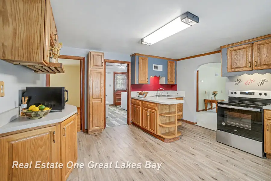 421 S Parsons ST, Merrill, MI 48637 - Image #2