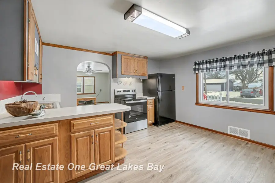 421 S Parsons ST, Merrill, MI 48637 - Image #3