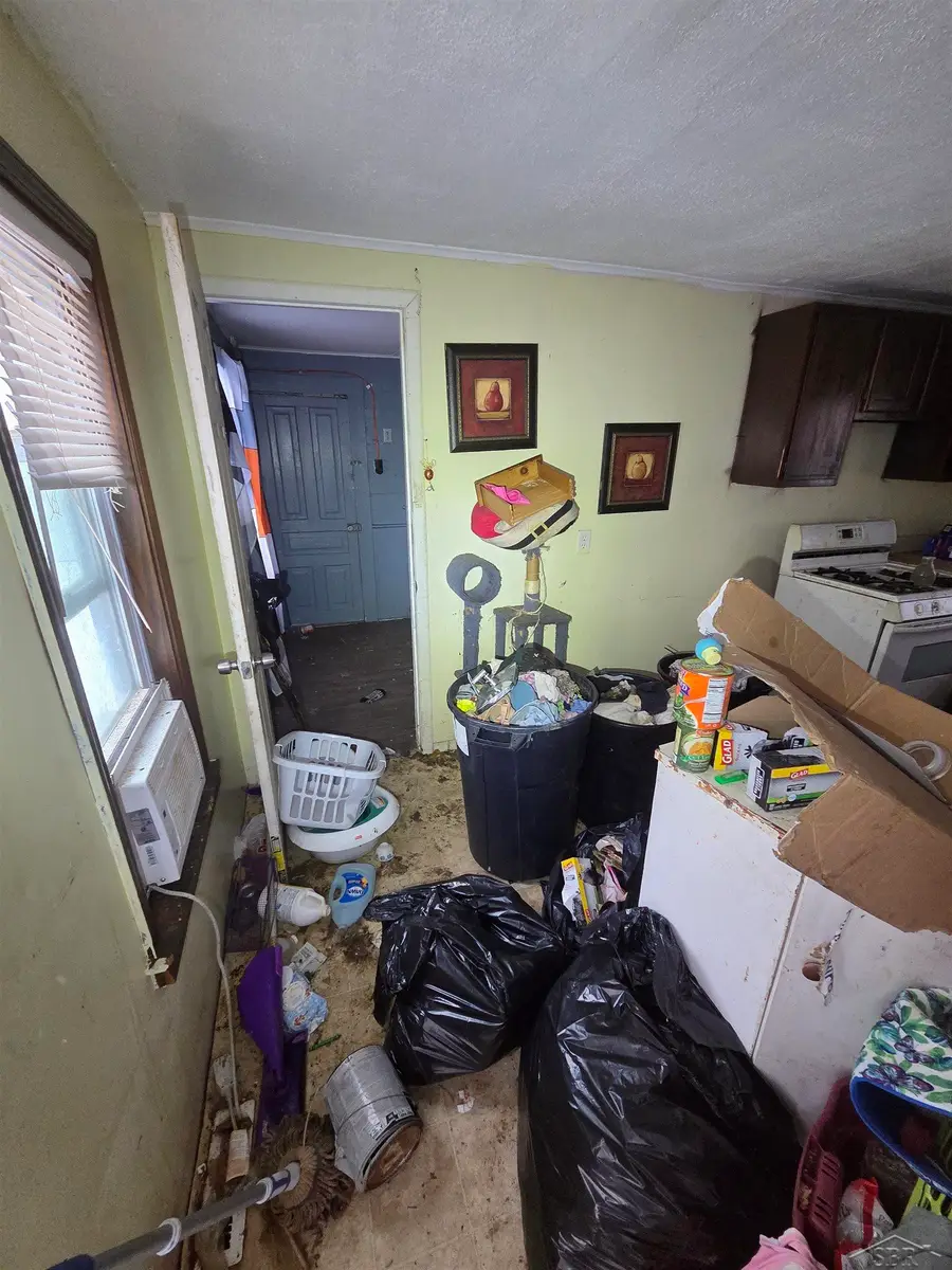 1923 N Oakley ST, Saginaw, MI 48602 - Image #2