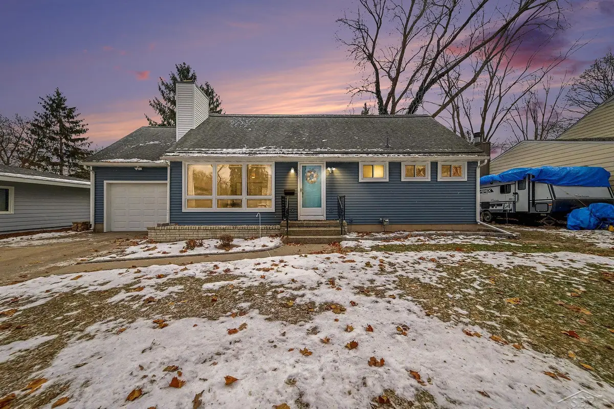 305 Sandy Ridge CT, Midland, MI 48640 - Image #1