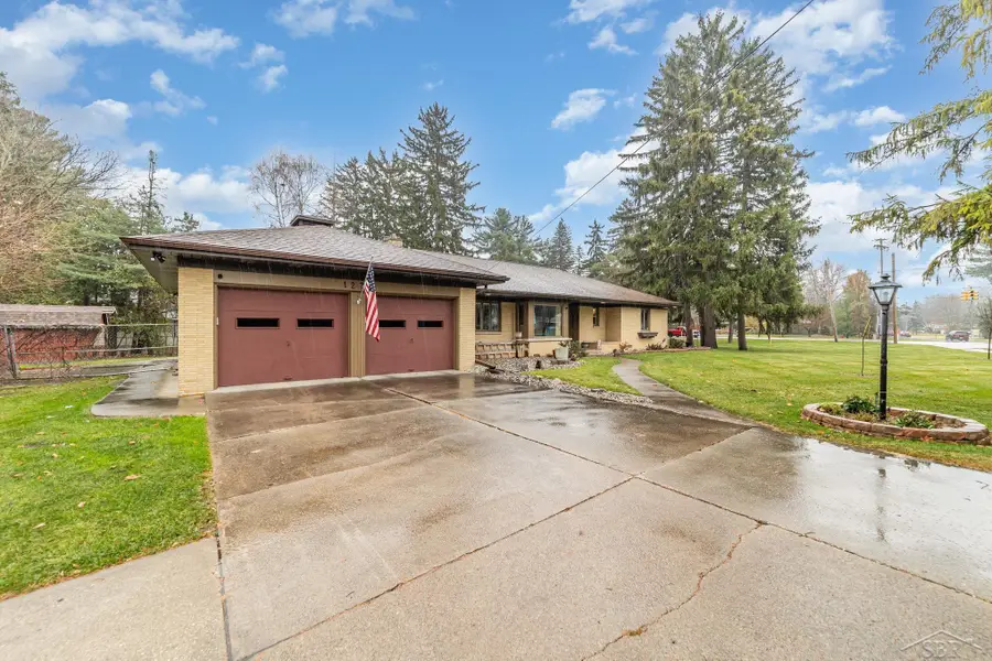 1270 Hemmeter RD, Saginaw, MI 48638 - Image #2