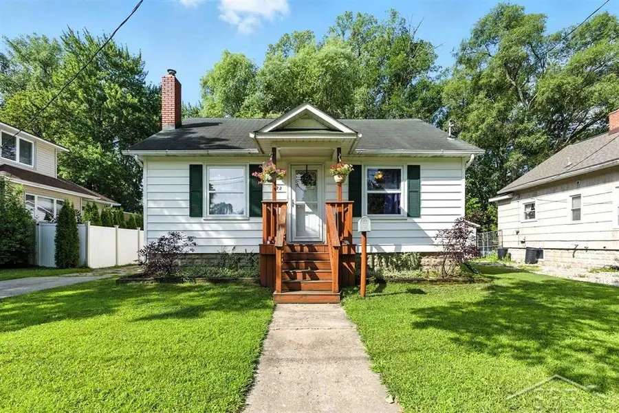 122 E Collins ST, Midland, MI 48640 - Image #2