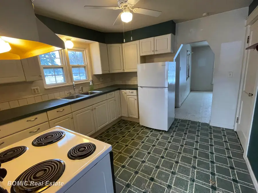 646 W Frank ST, Caro, MI 48723 - Image #2