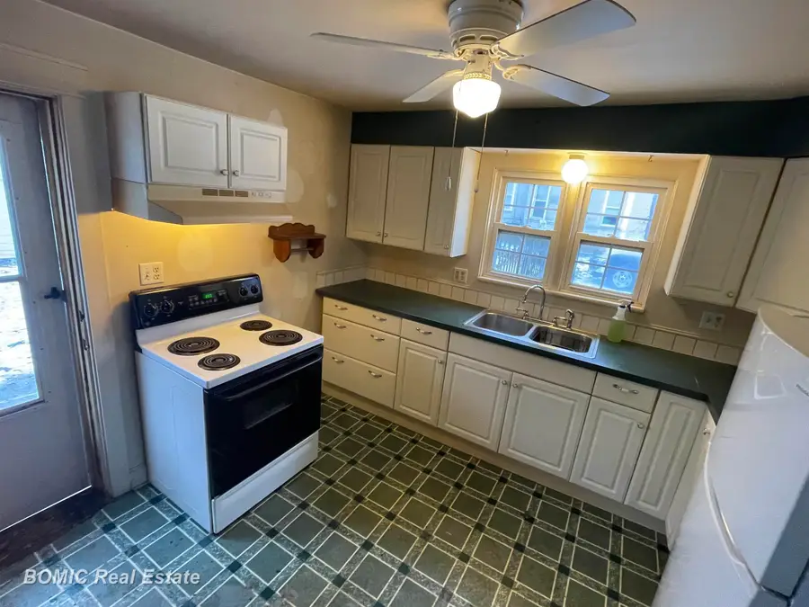 646 W Frank ST, Caro, MI 48723 - Image #3