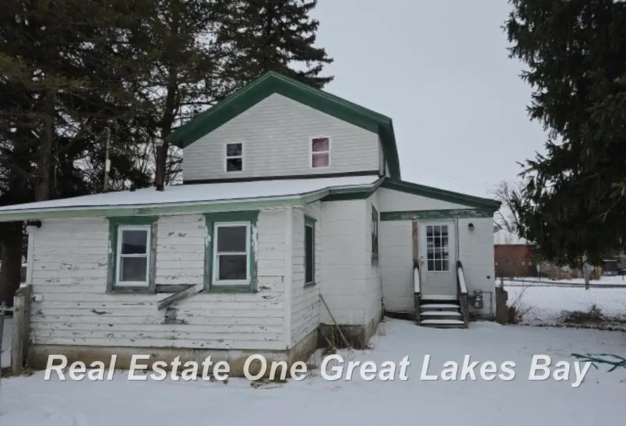 123 Clark ST, Chesaning, MI 48616 - Image #2