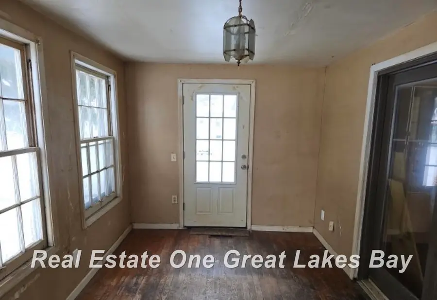 123 Clark ST, Chesaning, MI 48616 - Image #3