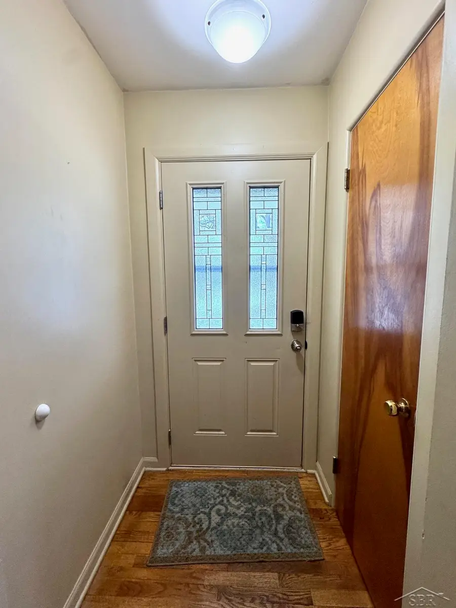 2581 Valley DR, Saginaw, MI 48603 - Image #2