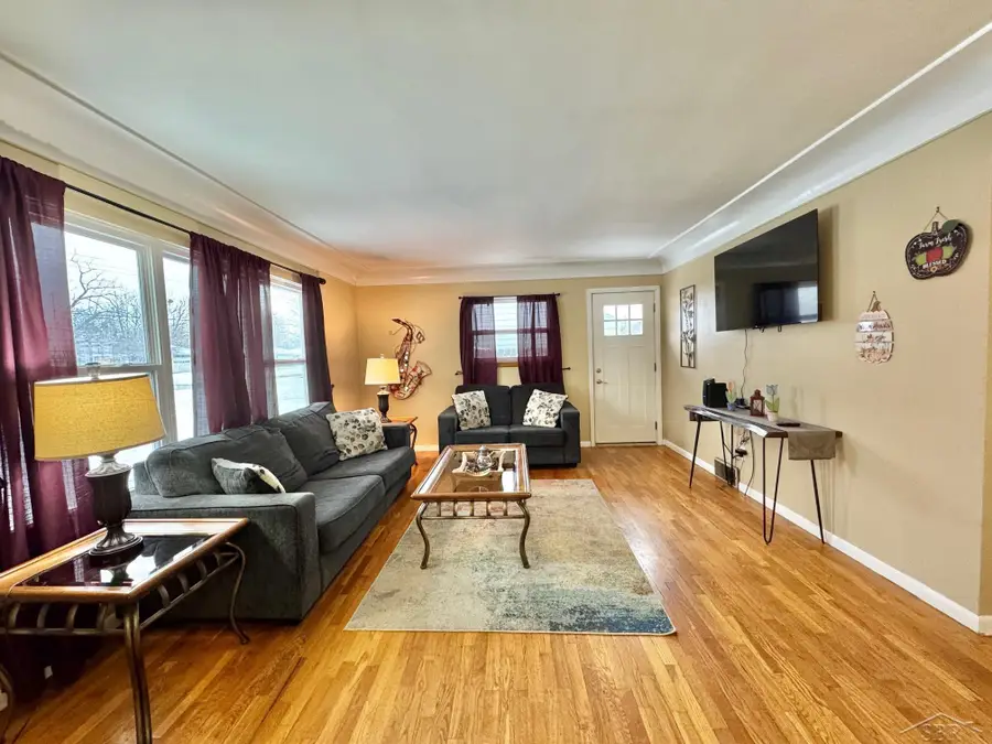 2581 Valley DR, Saginaw, MI 48603 - Image #3