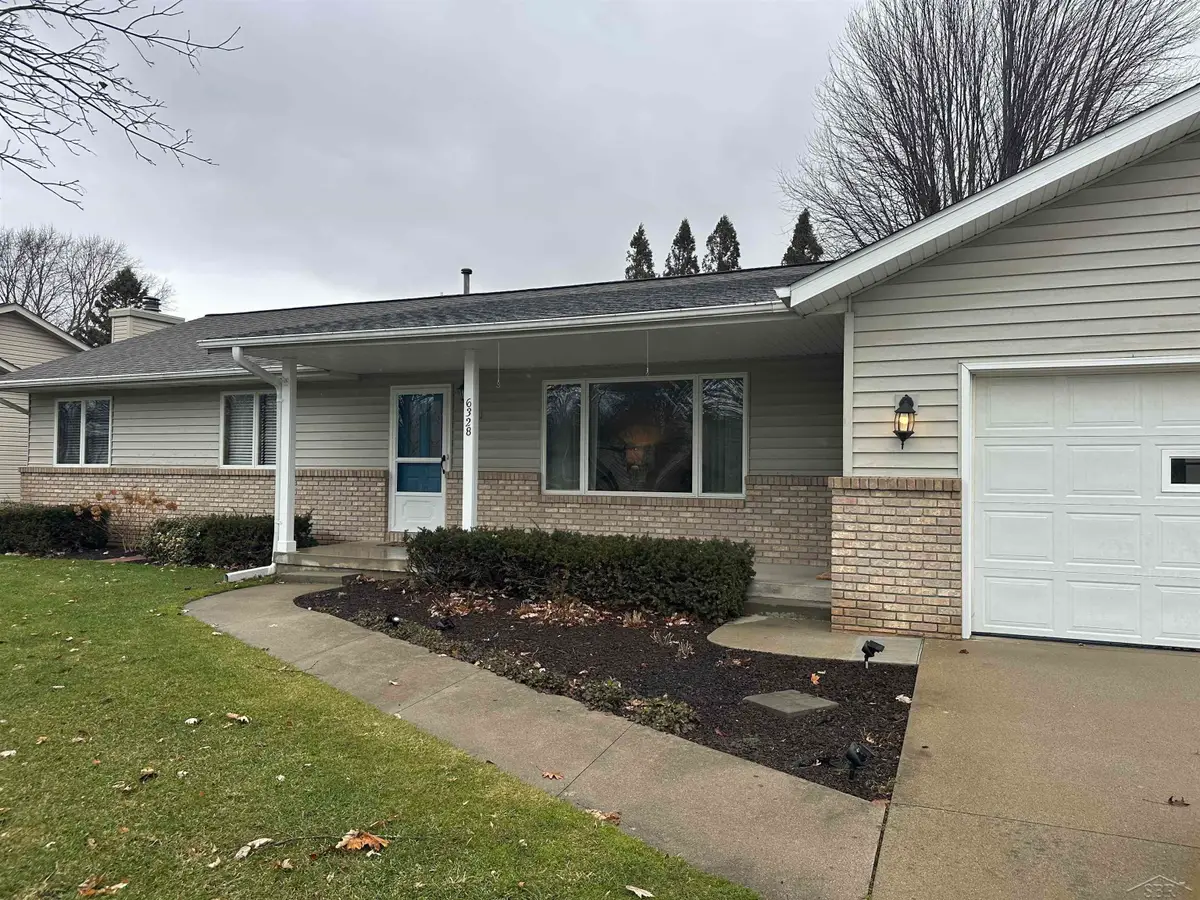6328 Paddock LN, Saginaw, MI 48603 - Image #1