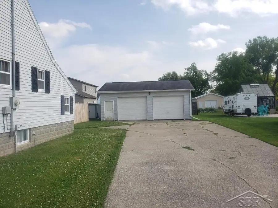 3525 Shattuck RD, Saginaw, MI 48603 - Image #2