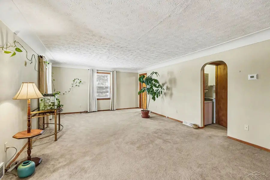 3525 Shattuck RD, Saginaw, MI 48603 - Image #3