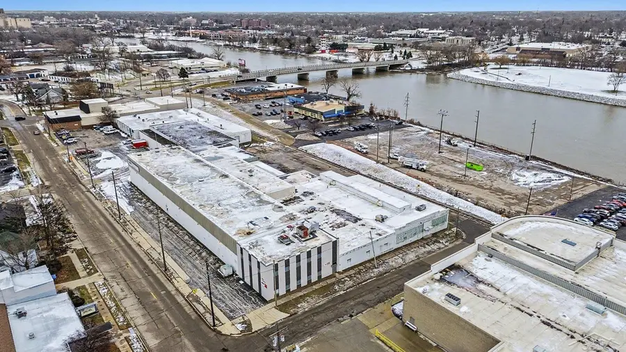 916 N Niagara ST, Saginaw, MI 48602 - Image #3