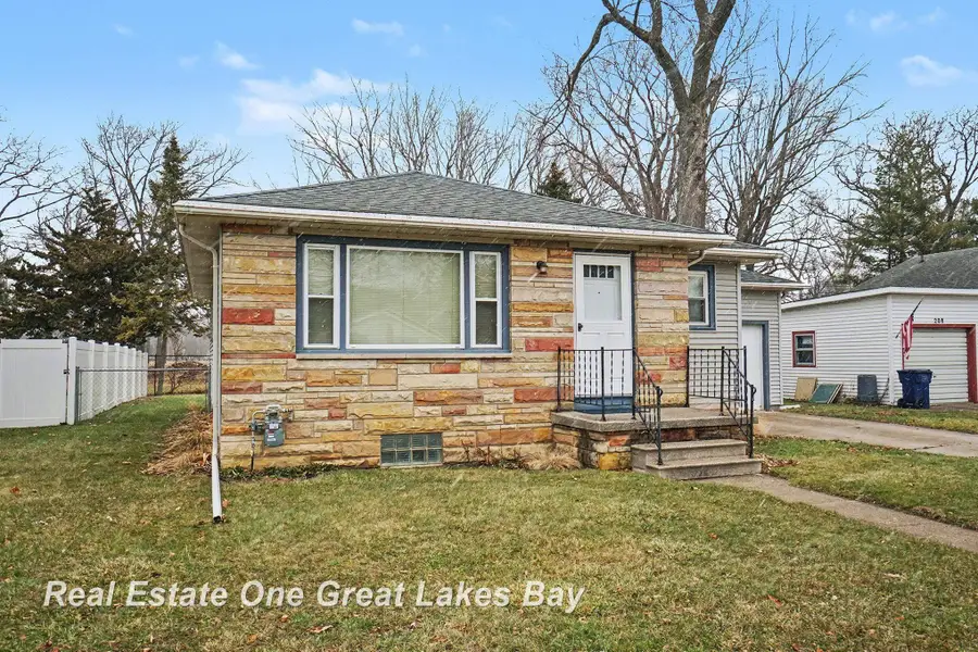 300 W Smith ST, Bay City, MI 48706 - Image #2