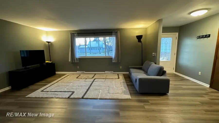 3830 Deibel DR, Saginaw, MI 48603 - Image #2