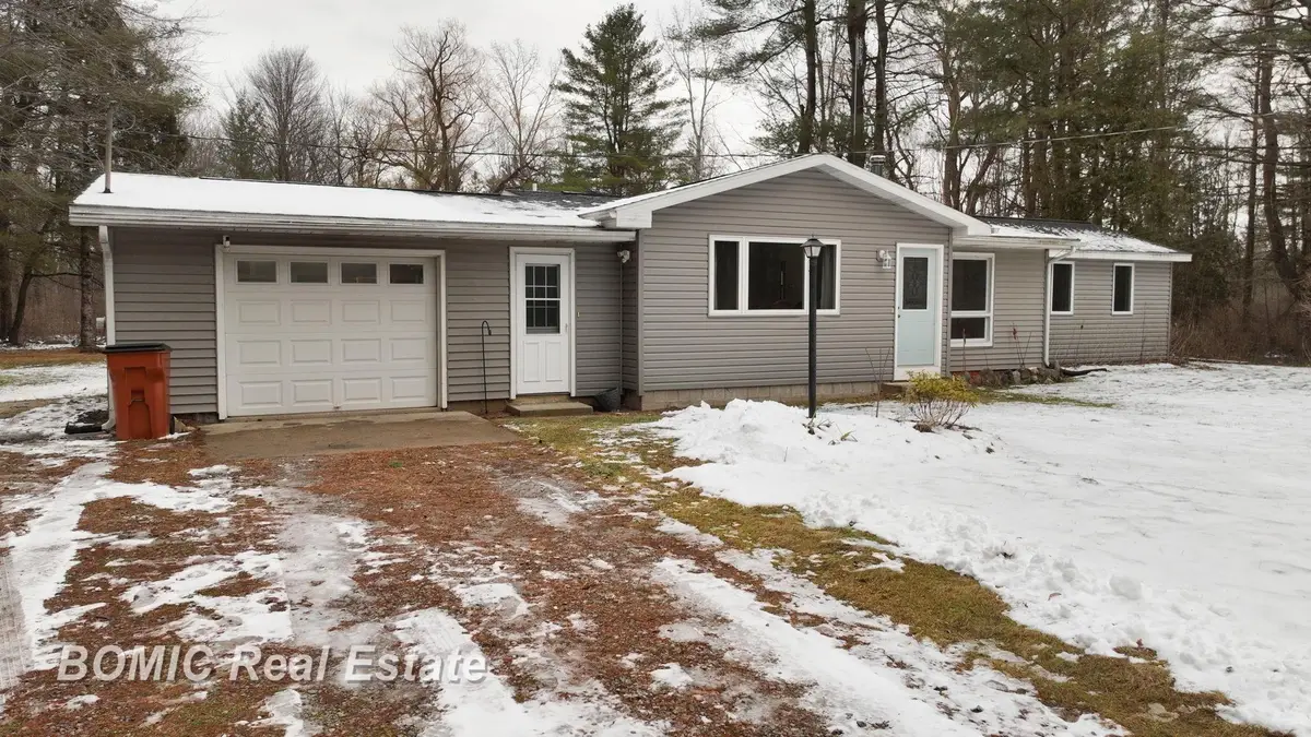 3411 Bruisee RD, Caro, MI 48723 - Image #1