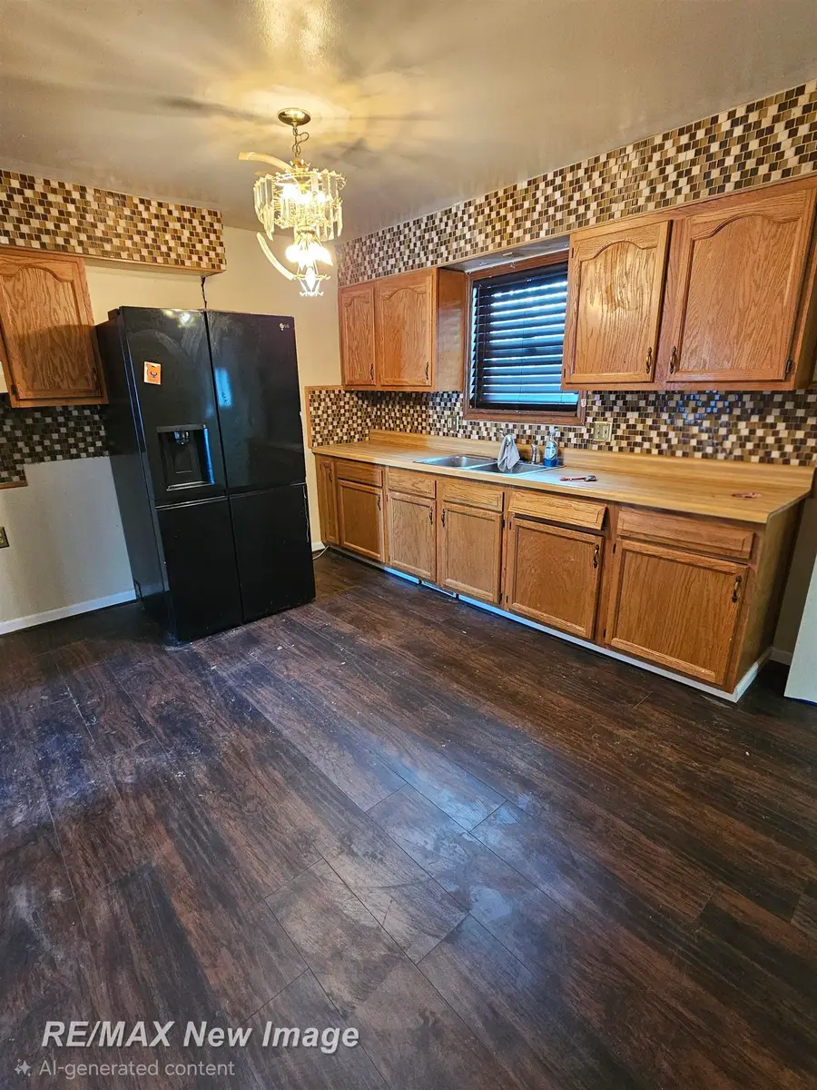 2822 Kensington DR, Saginaw, MI 48601 - Image #3
