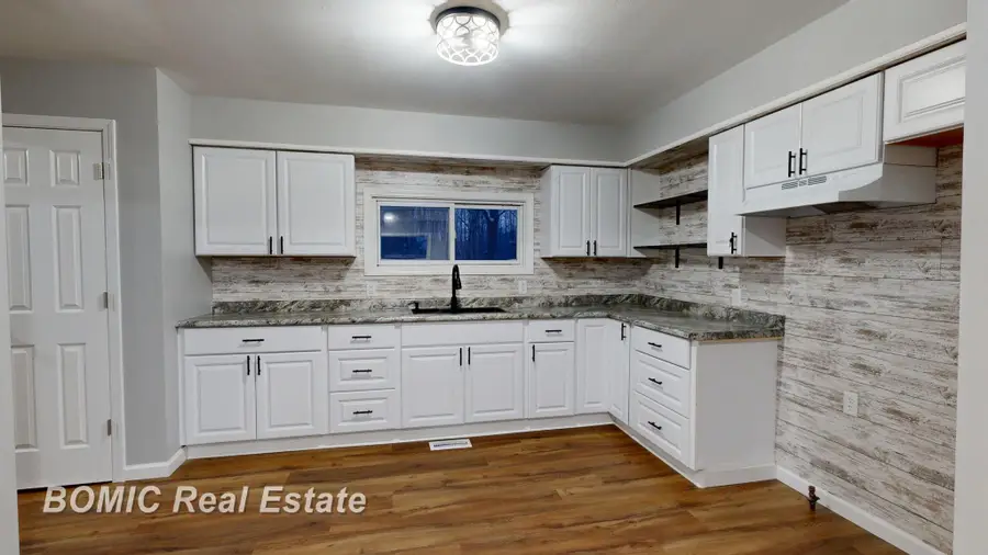 6665 Bell RD, Bridgeport Charter Township, MI 48415 - Image #2