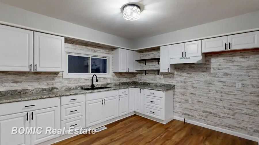 6665 Bell RD, Bridgeport Charter Township, MI 48415 - Image #3