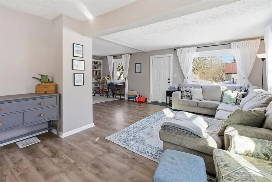 7065 Dutch RD, Saginaw, MI 48609 - Image #3