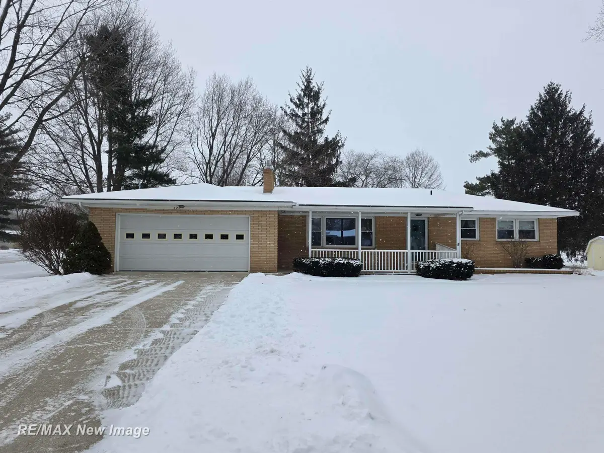 324 Andres ST, Chesaning, MI 48616 - #1