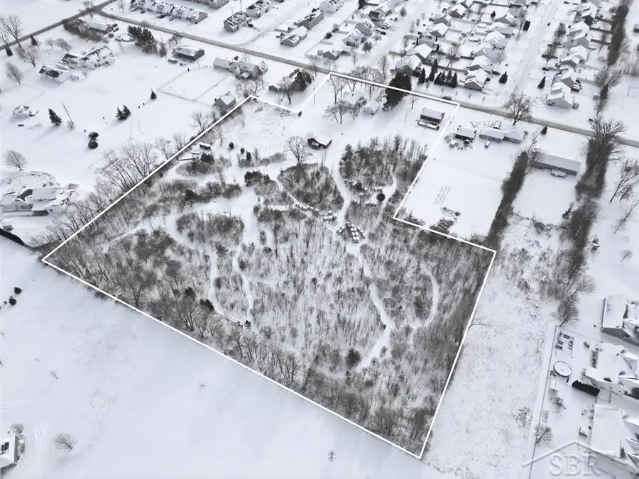 10138 Scott RD, Freeland, MI 48623 - Image #2