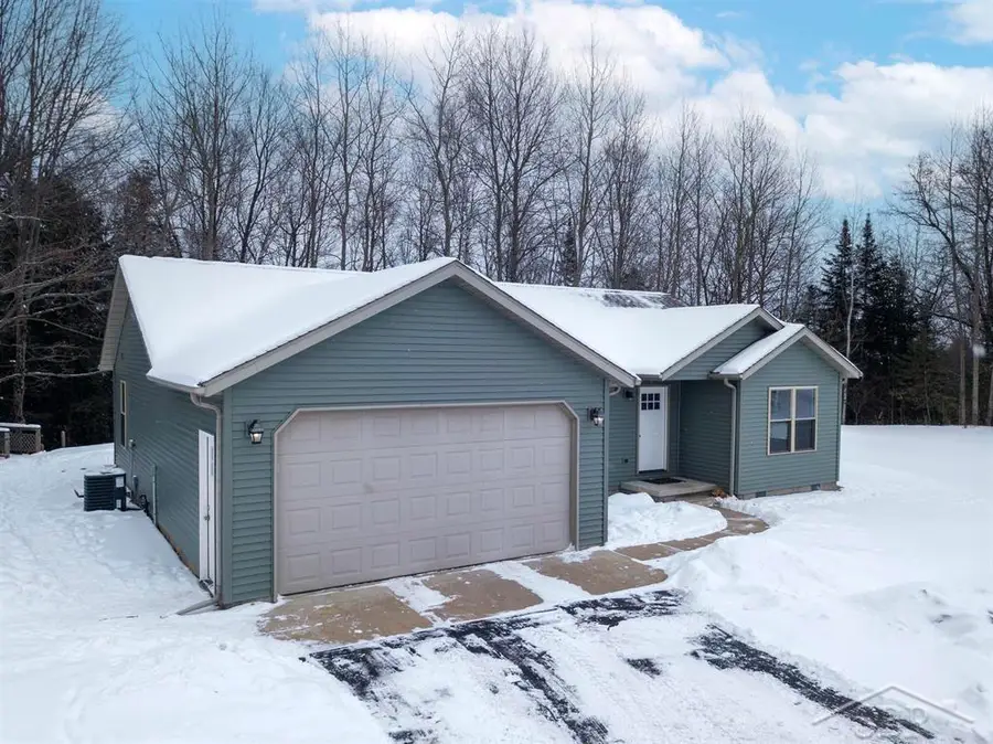 4646 Rau RD, Edwards, MI 48661 - #2