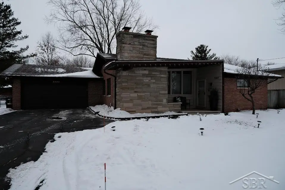 3869 N. Hartford DR, Saginaw, MI 48603 - Image #1