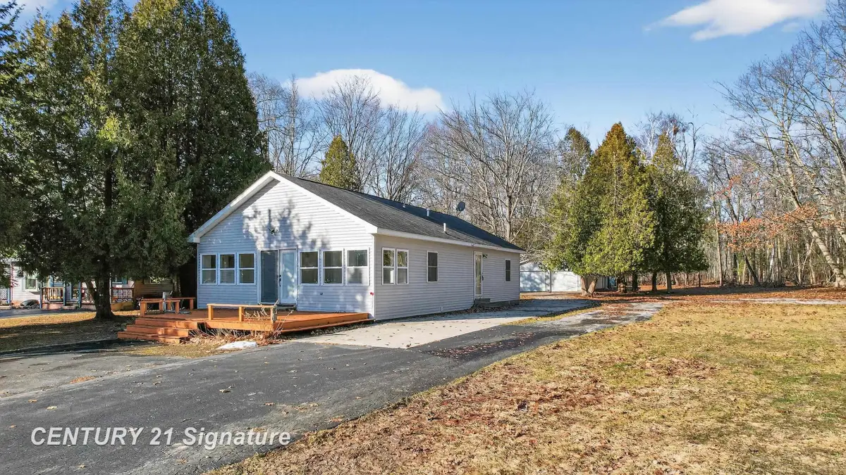 1647 N Huron RD, Tawas City, MI 48763 - #1