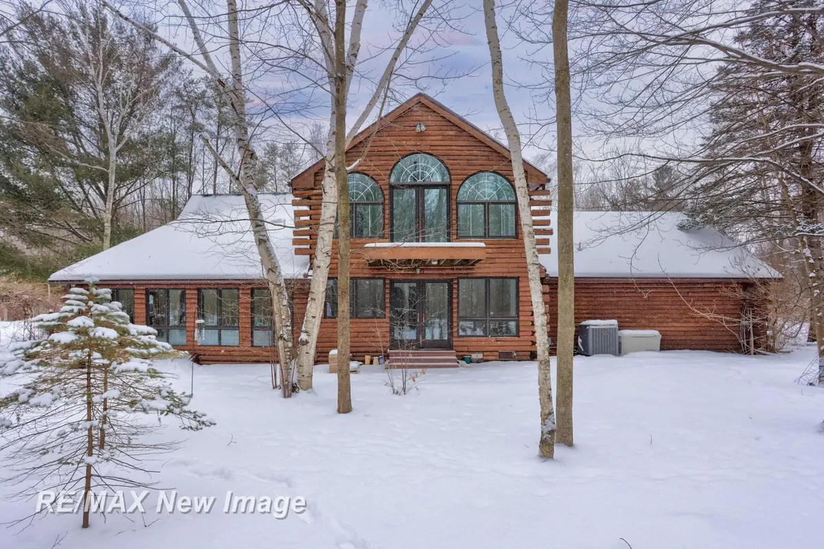 13715 Baldwin RD, Chesaning, MI 48616 - Image #1