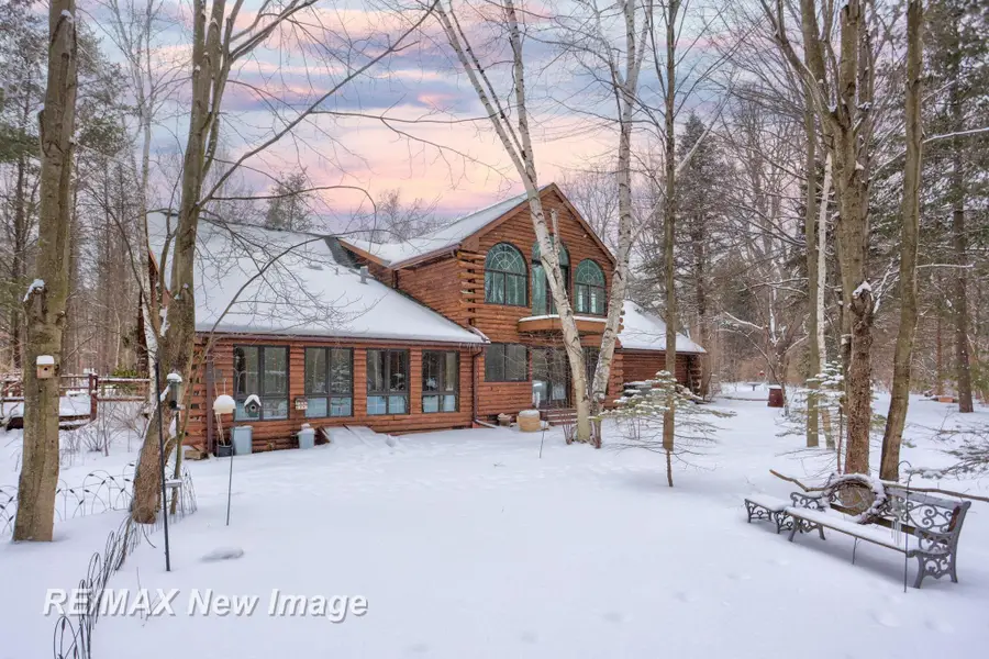 13715 Baldwin RD, Chesaning, MI 48616 - Image #2