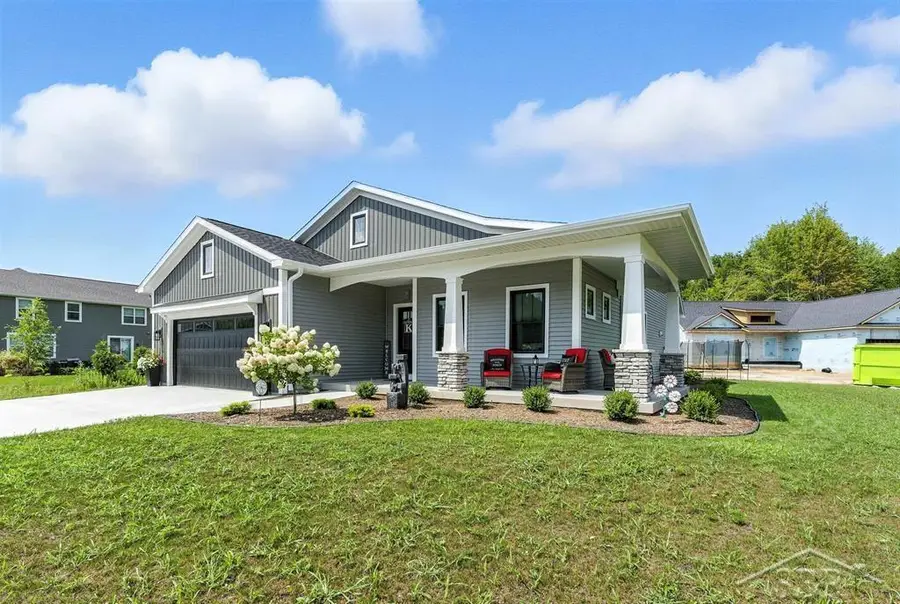 701 Broadhead DR, Midland, MI 48642 - #2