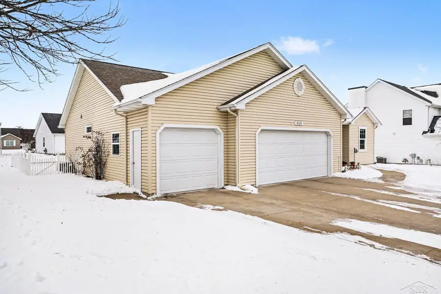 8314 Goldfinch DR, Freeland, MI 48623 - #3