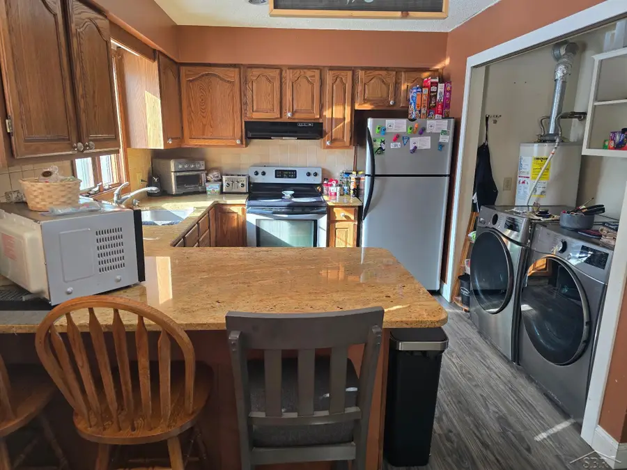 1946 N Mackenzie LN, Mount Pleasant, MI 48858 - #3