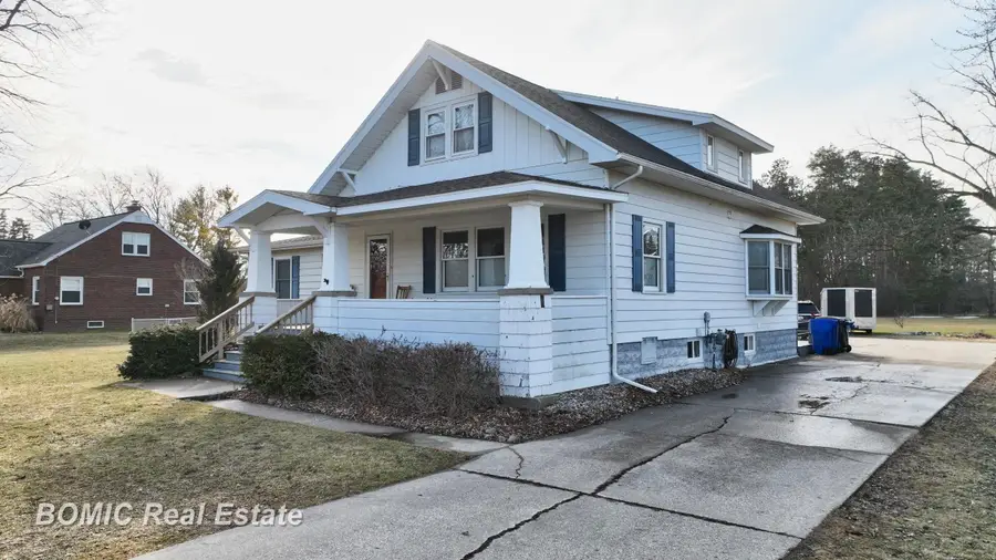 906 Mulholland ST, Hampton, MI 48708 - #3