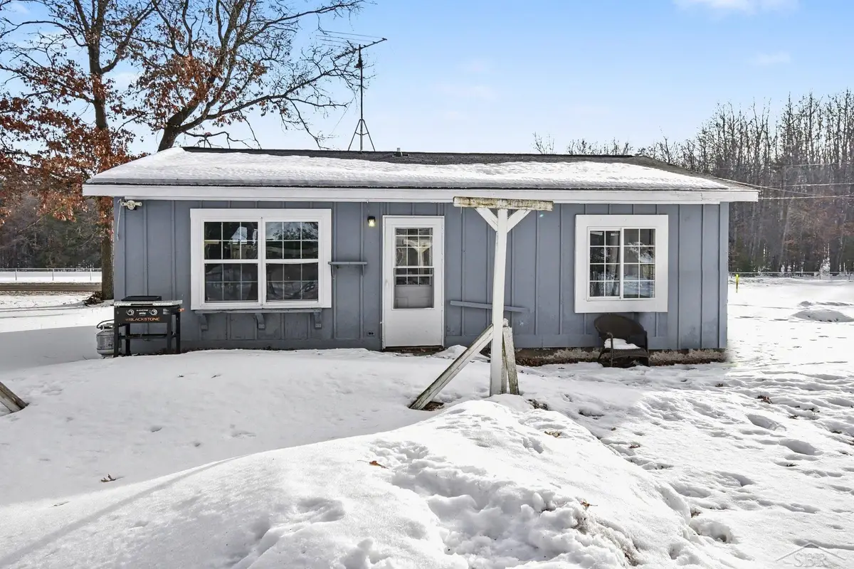 9757 N Cut RD, Roscommon, MI 48653 - #1