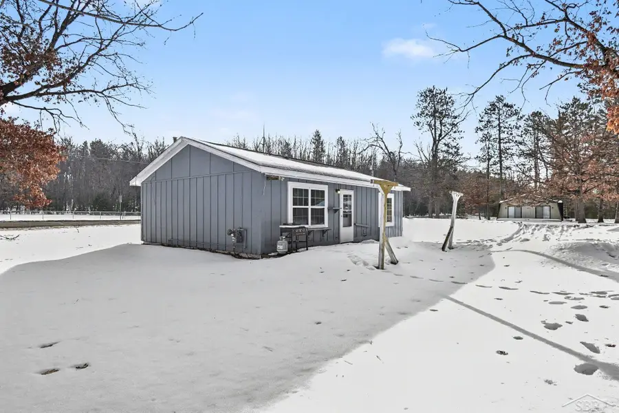 9757 N Cut RD, Roscommon, MI 48653 - #2