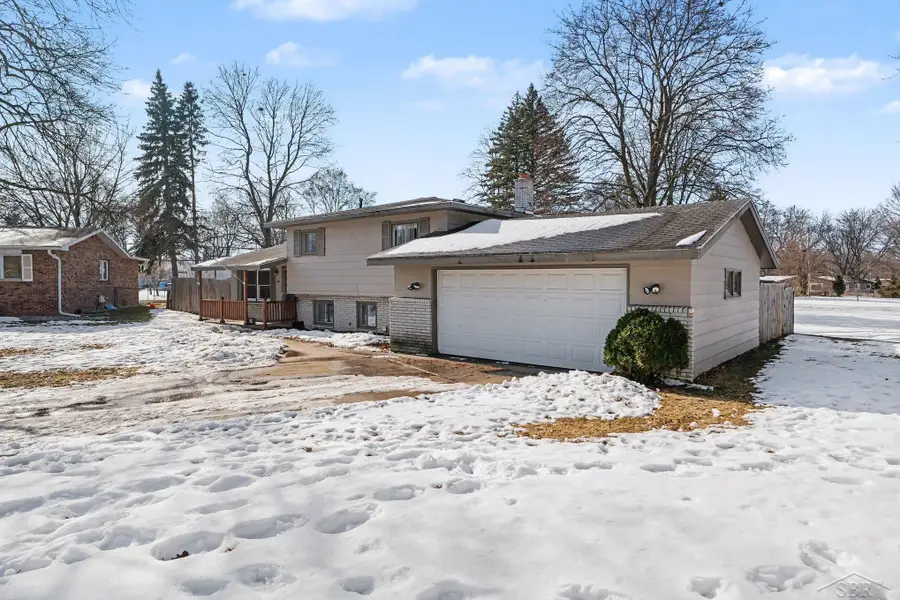 2304 Judith CT, Midland, MI 48642 - #3