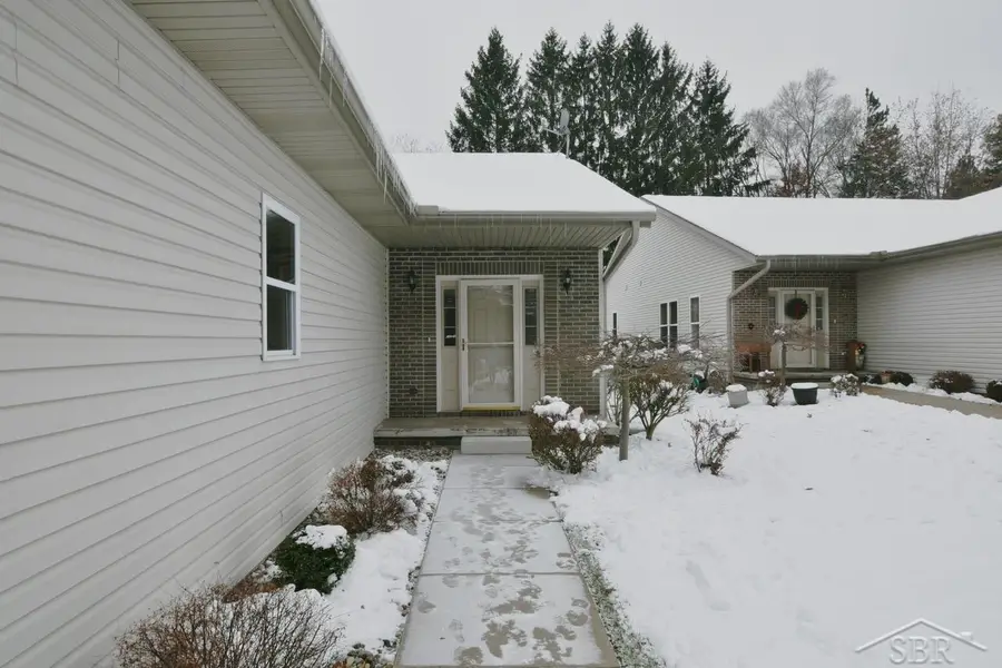 5011 Hidden Pines CT, Midland, MI 48640 - #2