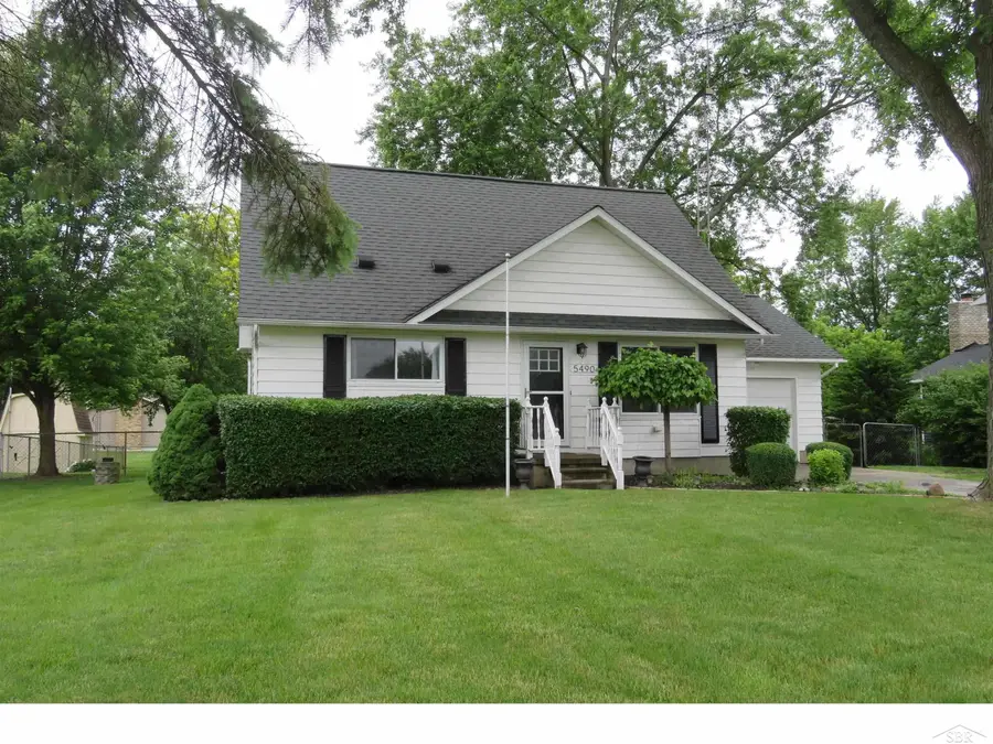 5490 S Genesee RD, Grand Blanc, MI 48439 - #2