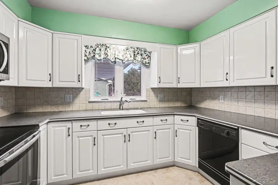 1587 N Knight RD, Essexville, MI 48732 - #2