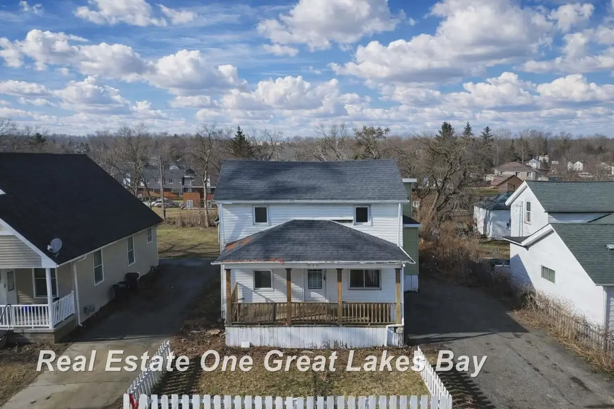 623 N Woodbridge ST, Saginaw, MI 48602 - #1