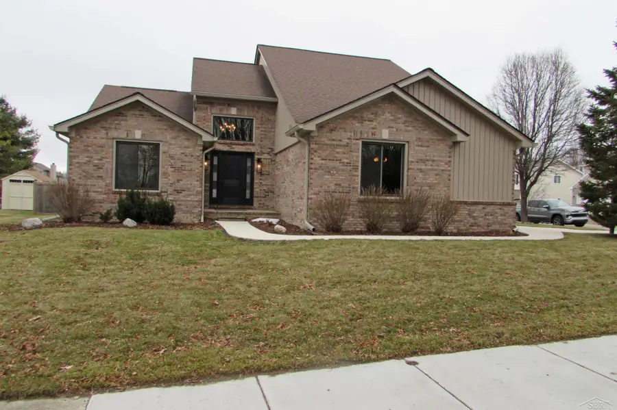 617 Turnbull ST, Lapeer, MI 48446 - #2