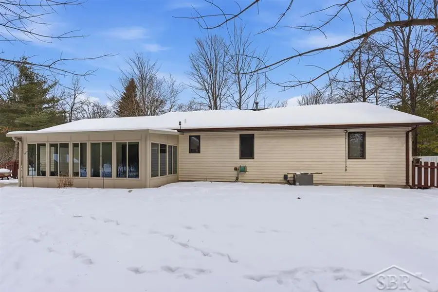 5715 Countryside DR, Midland, MI 48642 - #3