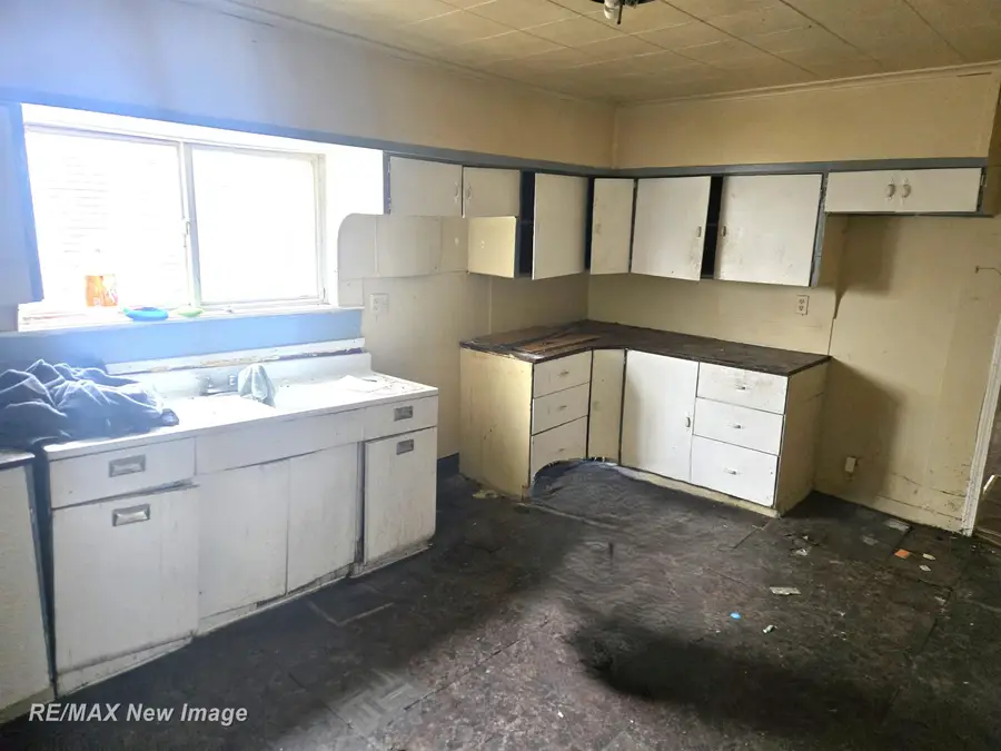 712 S Porter ST, Saginaw, MI 48602 - #3